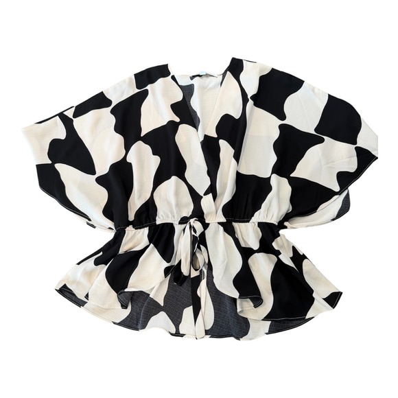 Sweet Rain Tops - Sweet Rain Black White Abstract Print Kimono  Peplum tie waist  V-Neck Medium